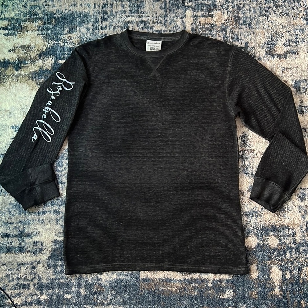 Long Sleeve Thermal Shirt with Roseabella down right arm.